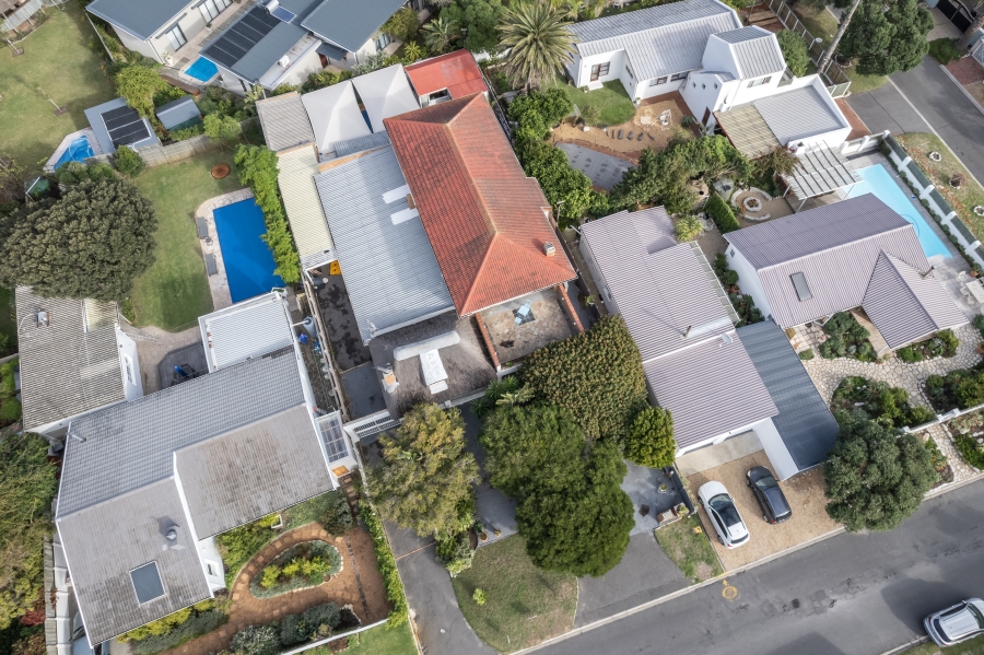 6 Bedroom Property for Sale in Kommetjie Western Cape